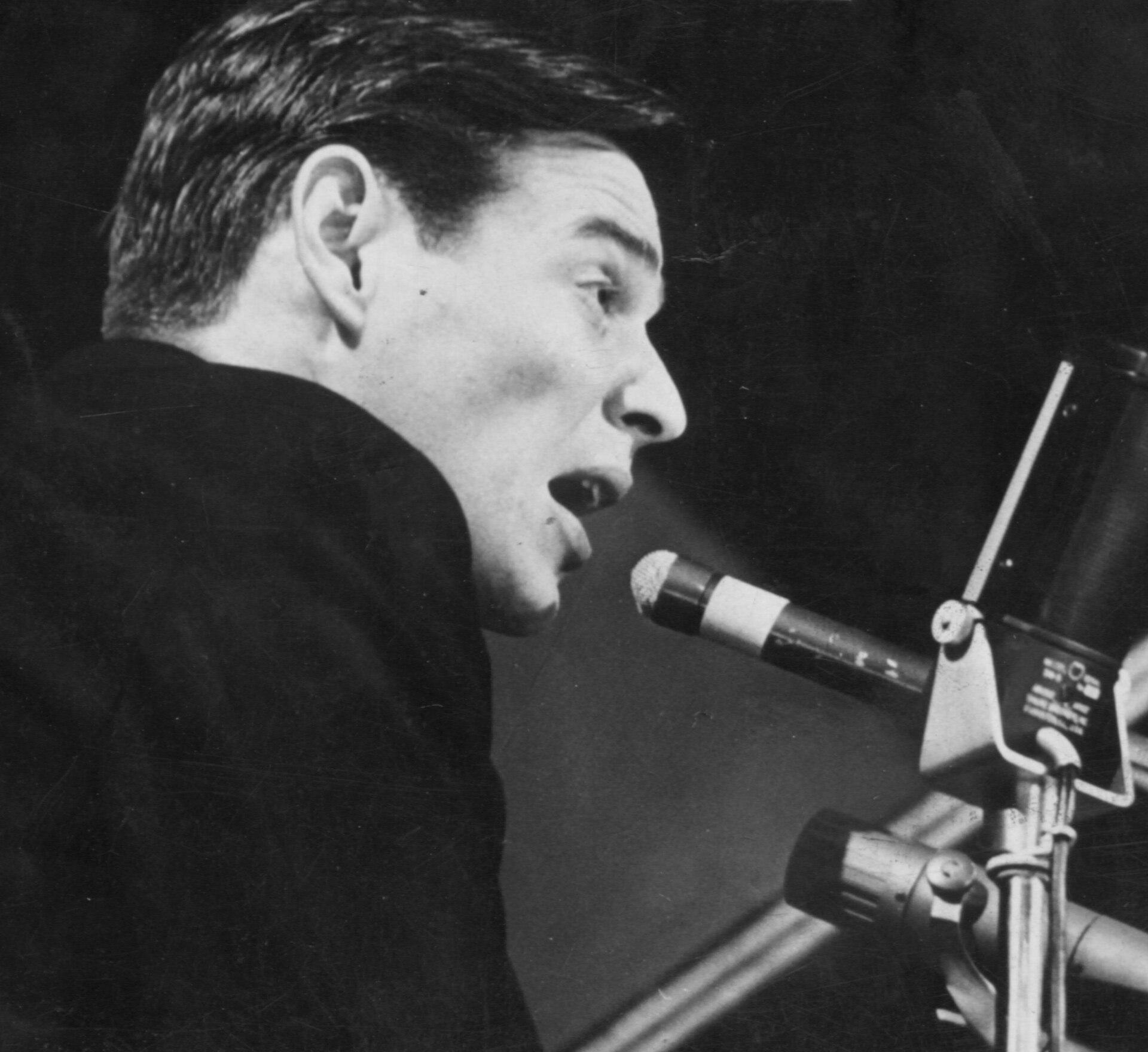 アントニオ・カルロス・ジョビン（1965年）。ピアノを弾き、曲を書き、編曲までこなした